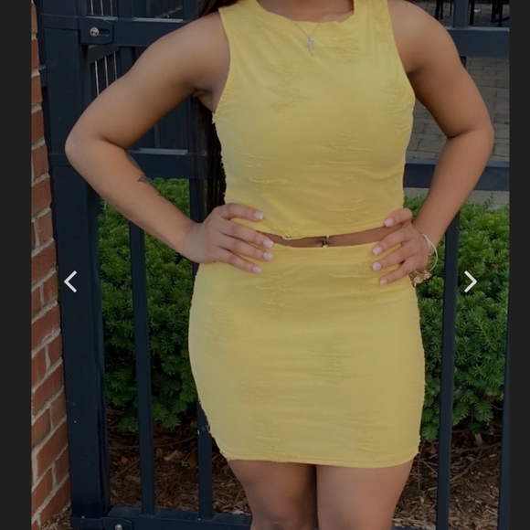 Distressed yellow skirt and tank top set - Picture 1 of 2